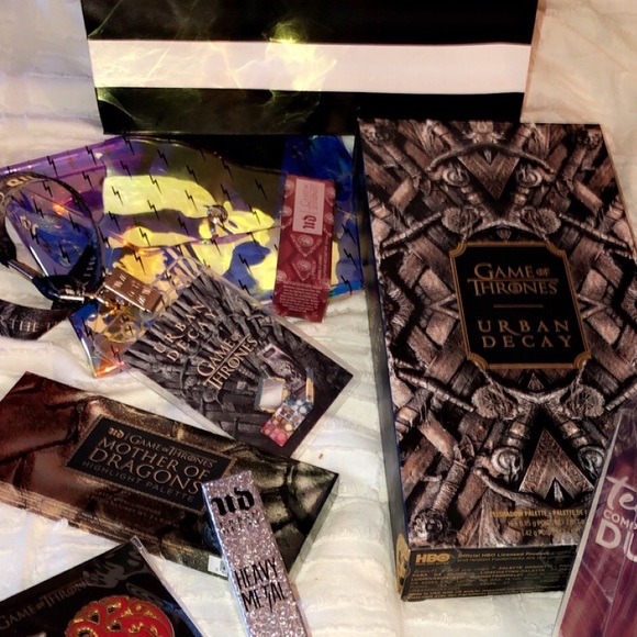 Urban Decay Game of Thrones lipstick “Daenerys” - Picture 5 of 6